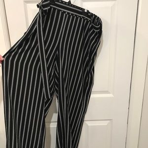 Like new never worn black and white wide leg pants